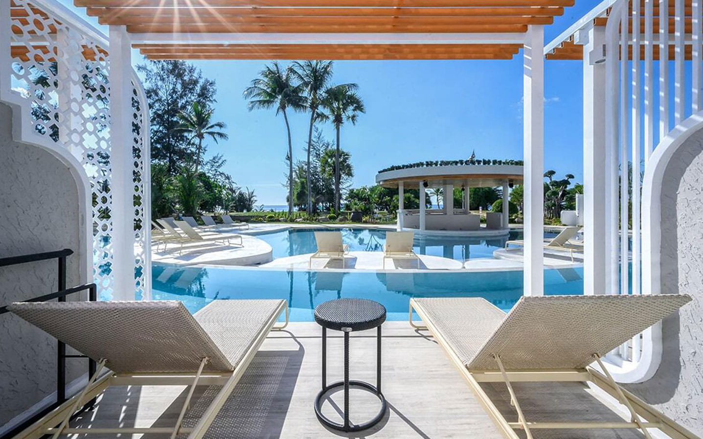 Lagoon Pool Access Deluxe Terrace