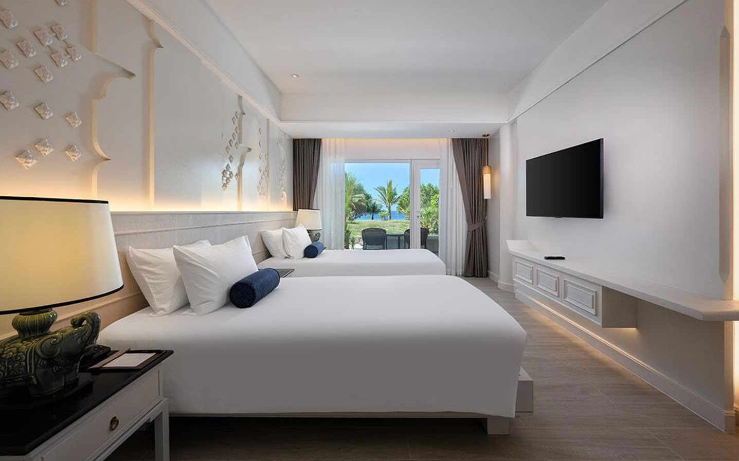 Seaview Infinity Pool 2-Bedroom Duplex Suite