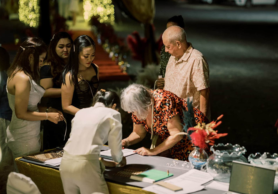 Hosts & Schedule Coordination