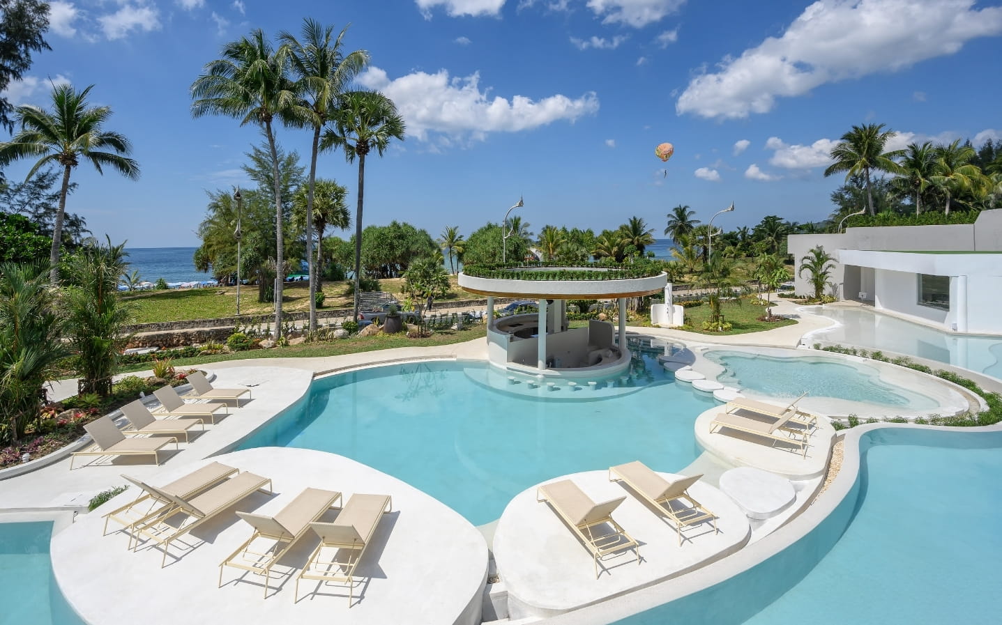 SUNDIP BEACH POOL BAR LAWN