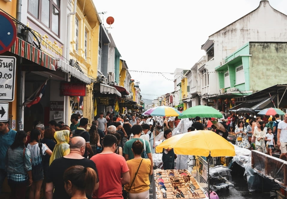 Nightlife & Local Markets